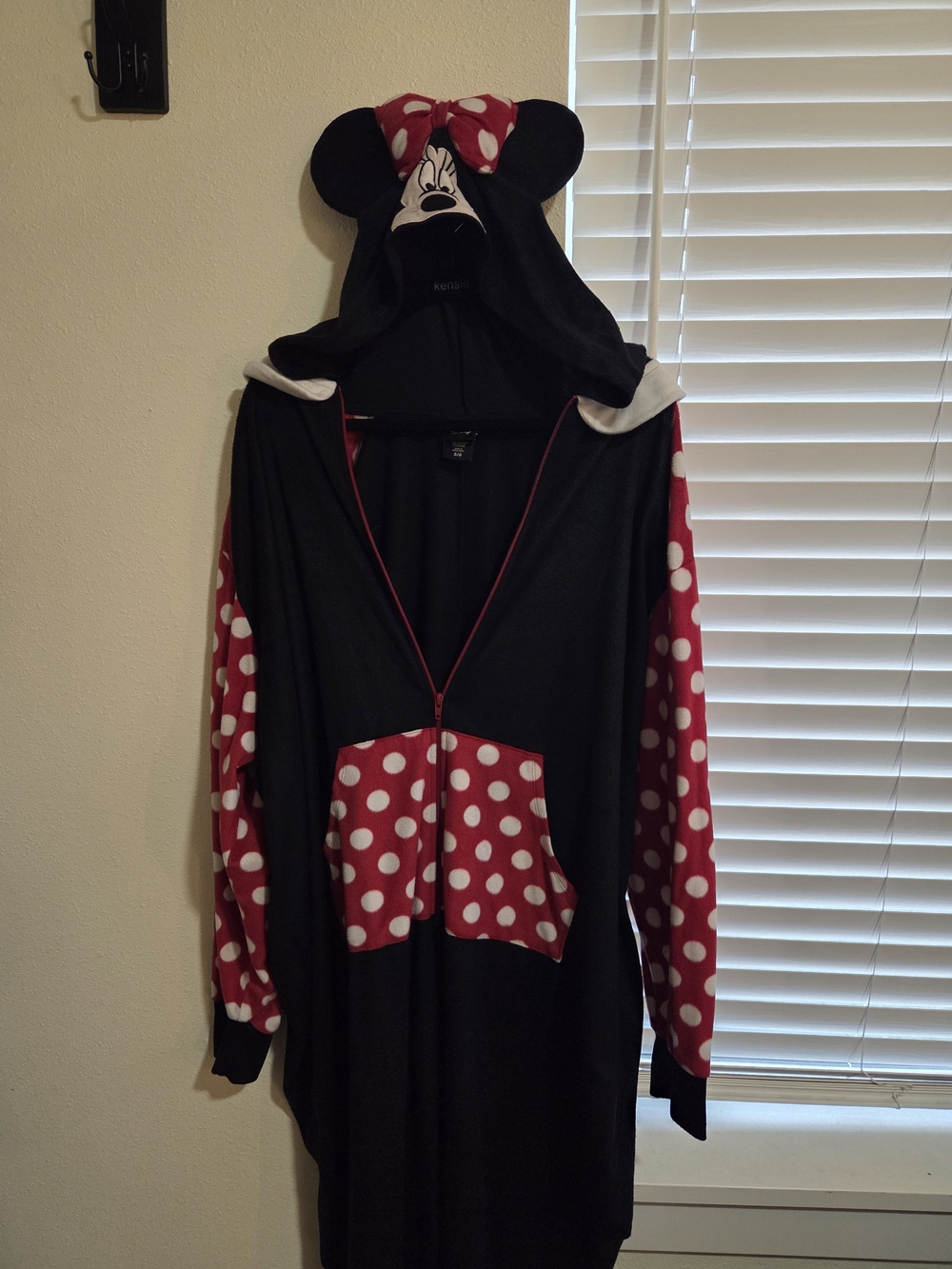 Torrid Size 5/6X Disney Minnie Mouse Hooded Onsie